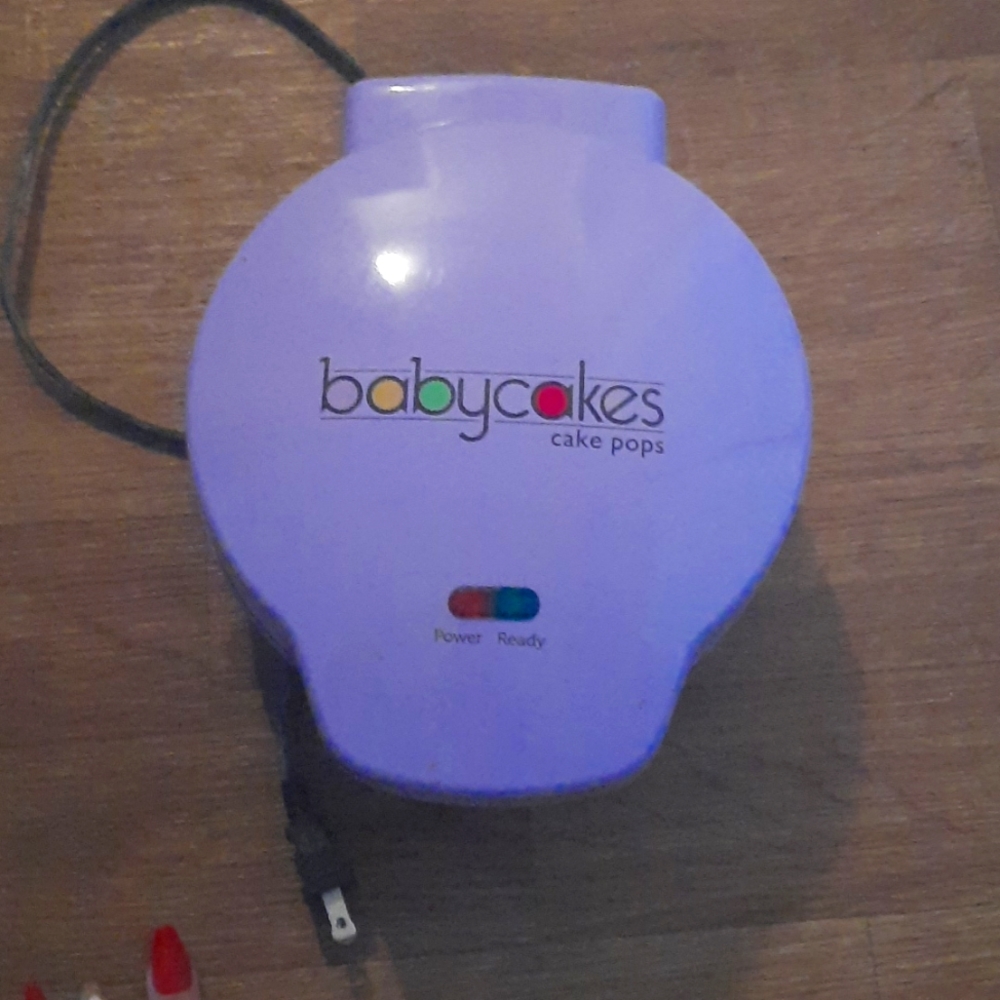 Babycakes nonstick coated cake pop maker